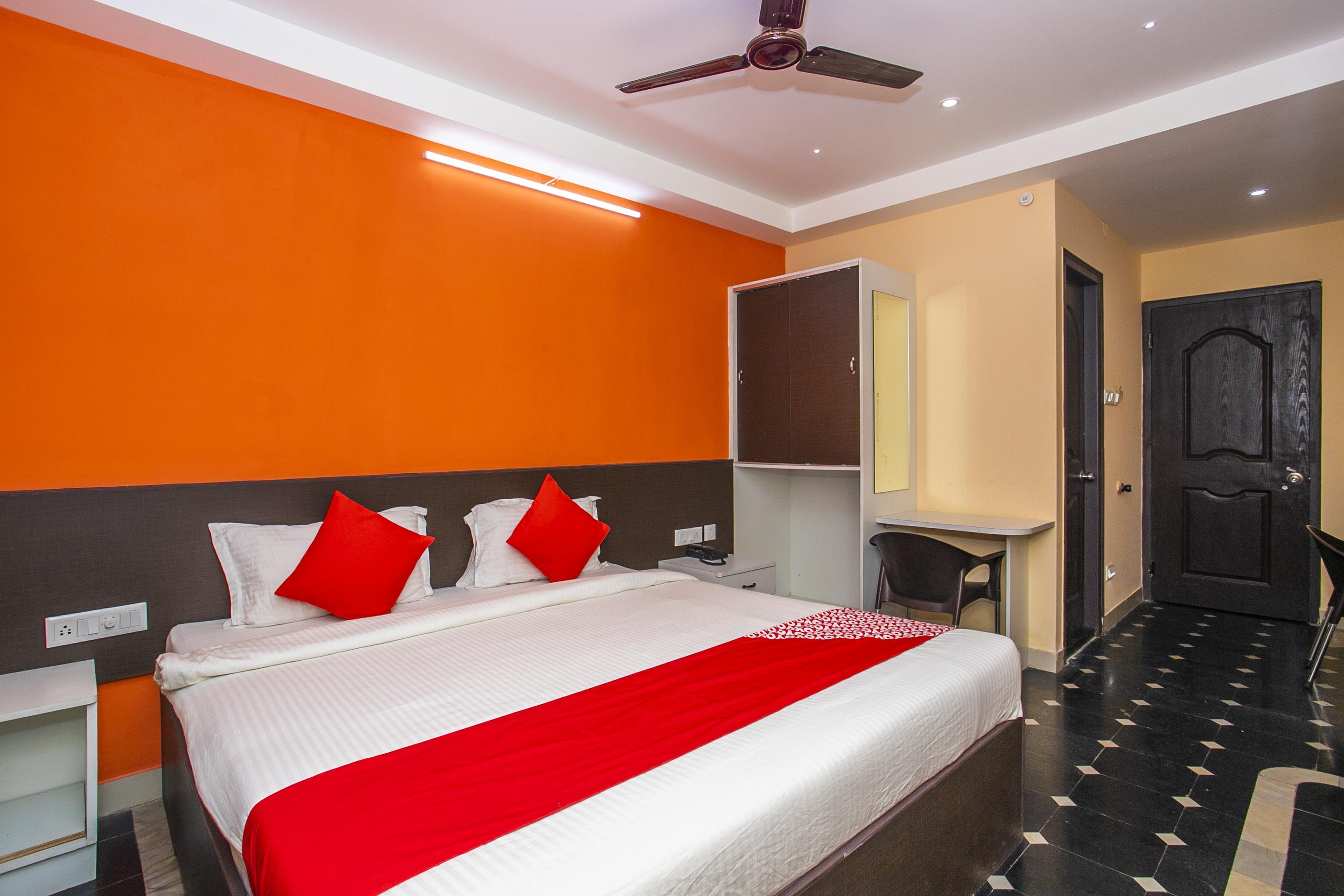 Oyo 22837 Chairmen'S Hotel Bangalore Eksteriør billede