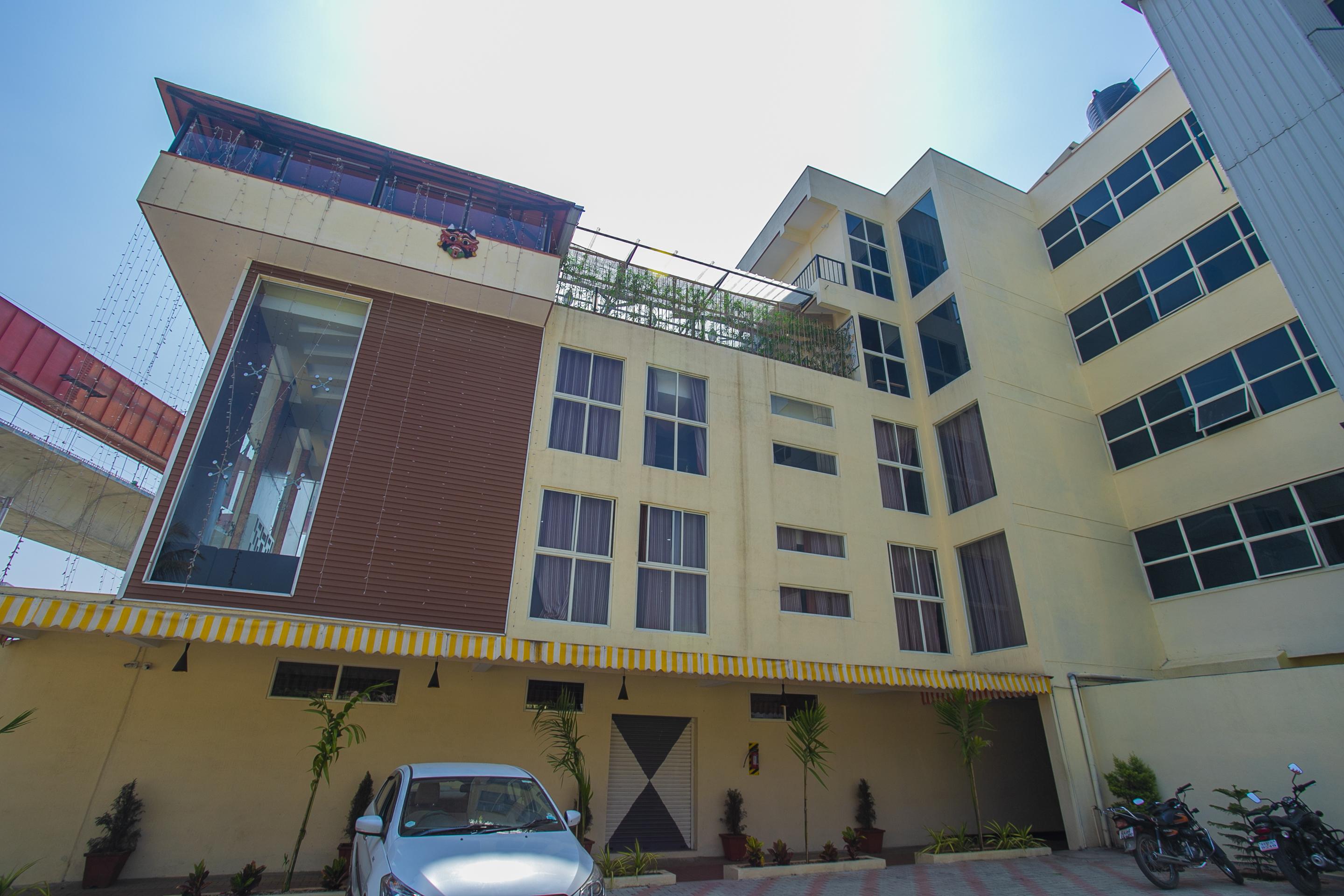 Oyo 22837 Chairmen'S Hotel Bangalore Eksteriør billede