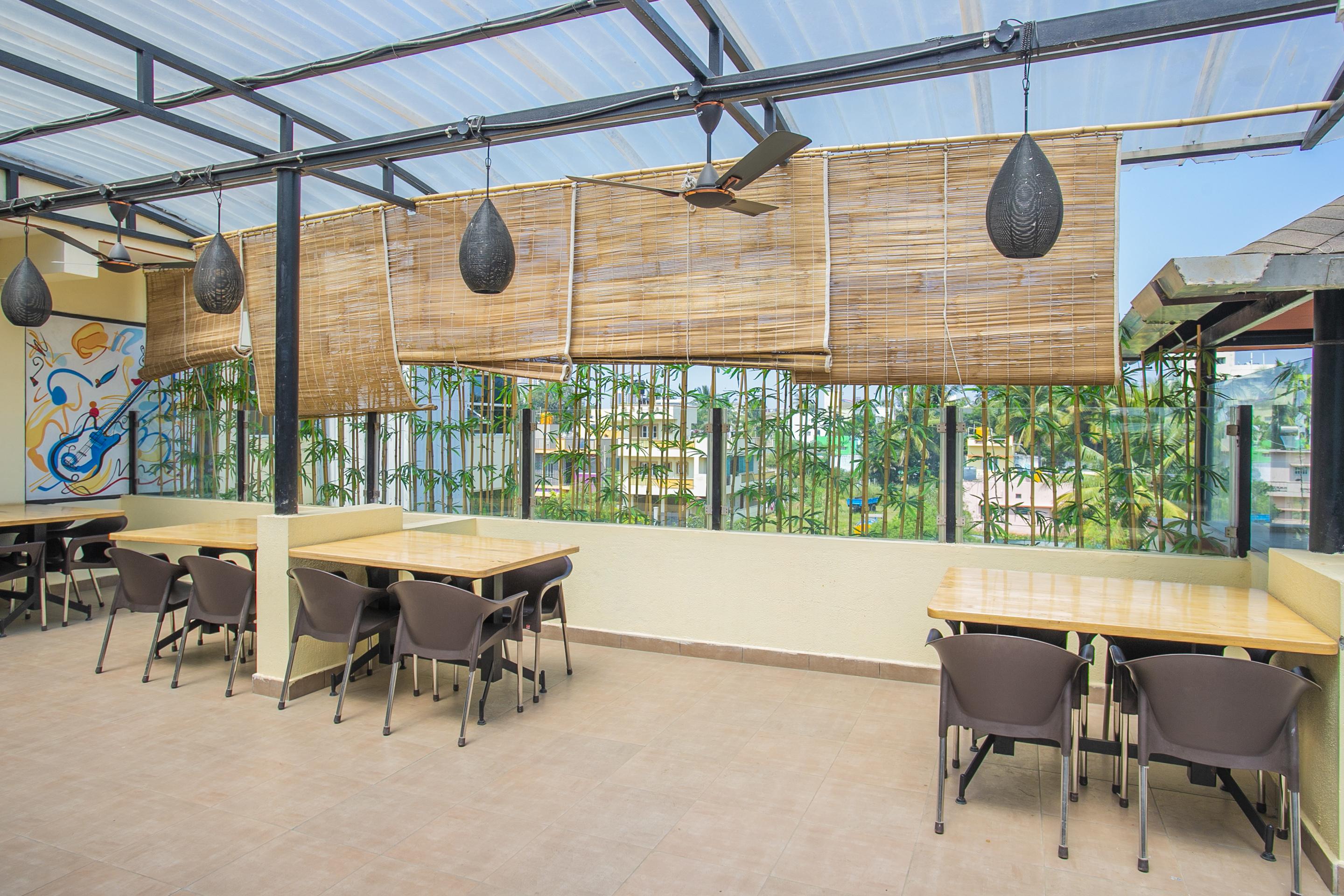 Oyo 22837 Chairmen'S Hotel Bangalore Eksteriør billede