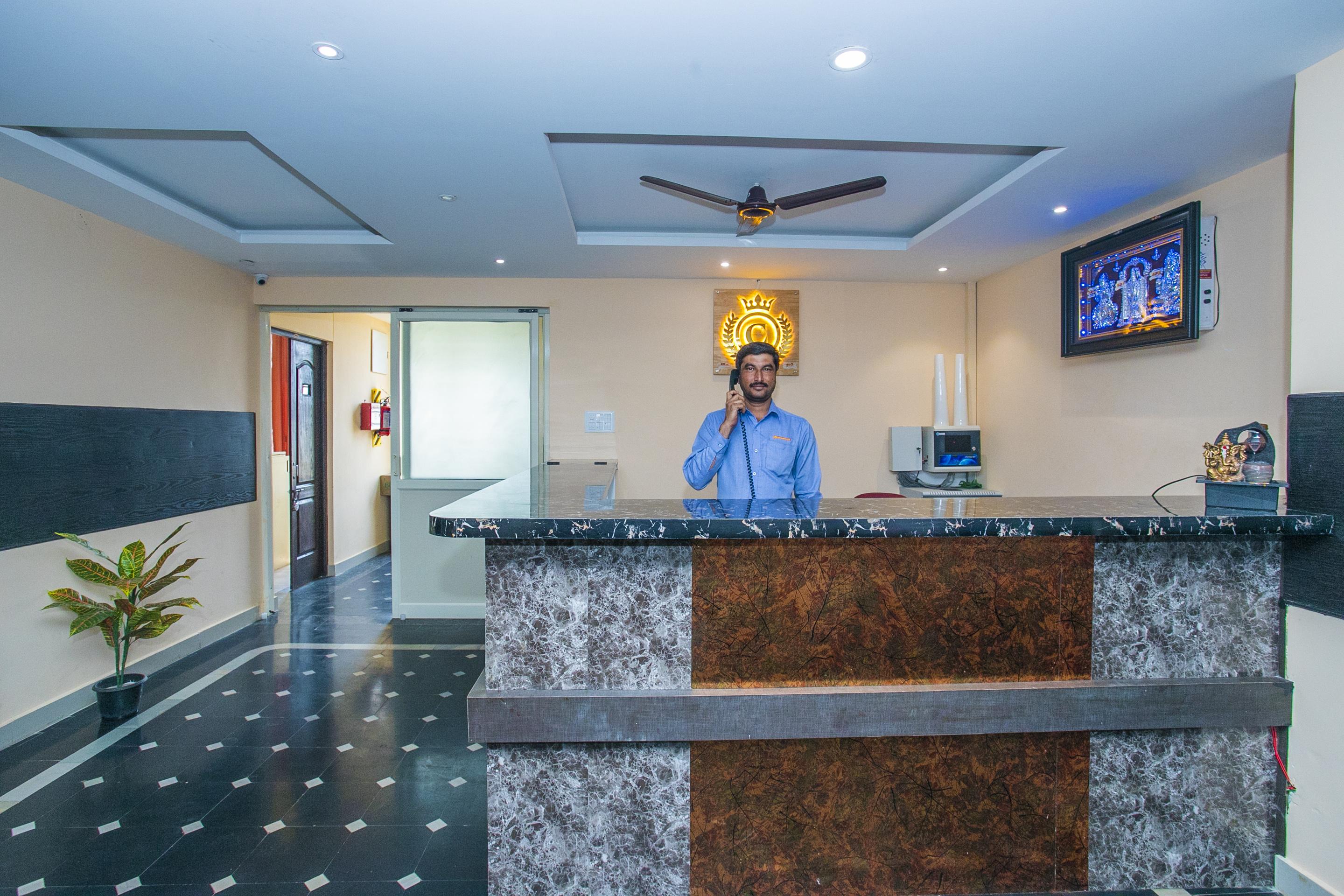 Oyo 22837 Chairmen'S Hotel Bangalore Eksteriør billede