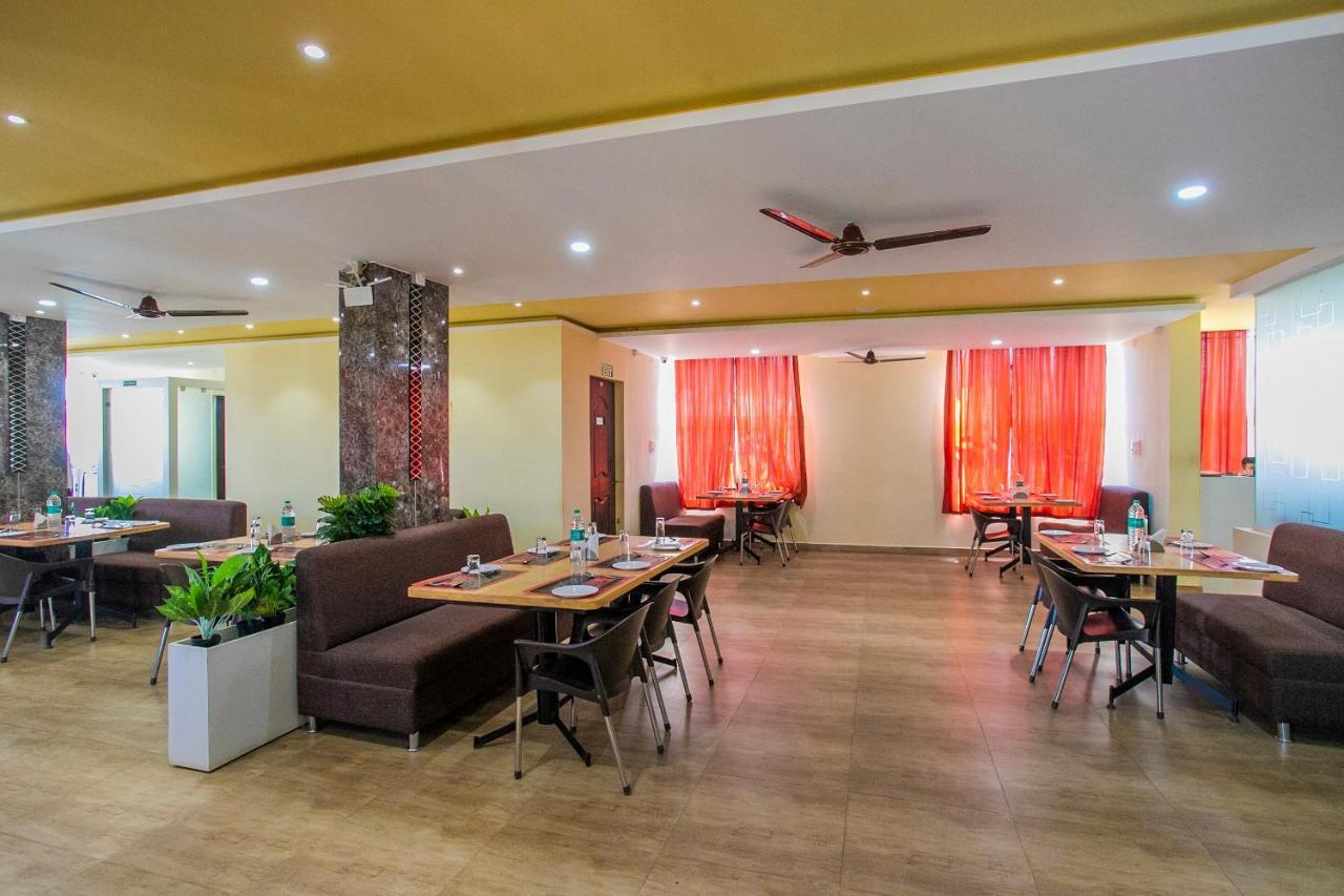 Oyo 22837 Chairmen'S Hotel Bangalore Eksteriør billede