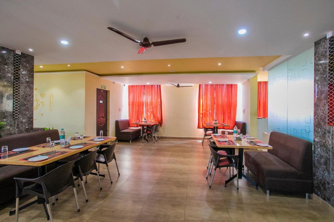 Oyo 22837 Chairmen'S Hotel Bangalore Eksteriør billede